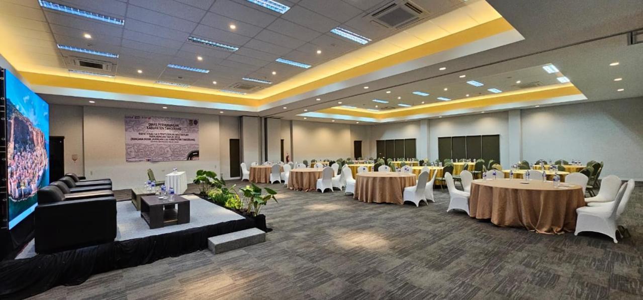 Tos Hotel & Convention Center Tangerang Powered By Archipelago Exterior foto